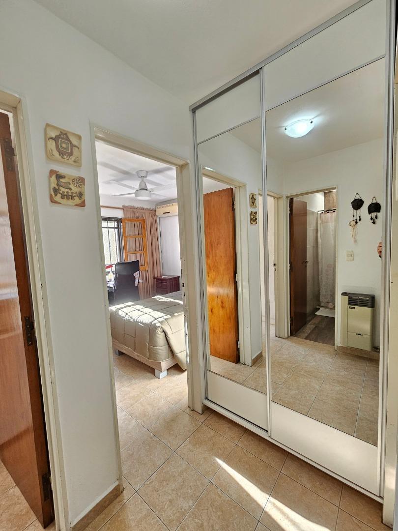 Foto de VENTA CASA DE 3 DORMITORIOS COCHERA DOBLE PATIO PILETA, imagen 5