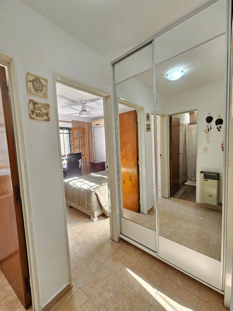VENTA CASA 3 DORMITORIOS COCHERA DOBLE PATIO PILETA 5