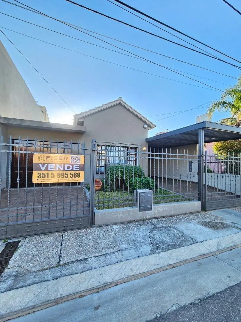VENTA CASA 3 DORMITORIOS COCHERA DOBLE PATIO PILETA 3