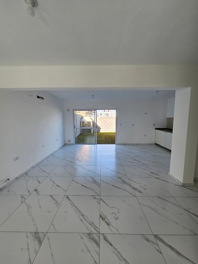 Foto de COLINAS DE MANANTIALES VENTA DUPLEX 3 DORMITORIOS 2 BAÑOS, imagen 4