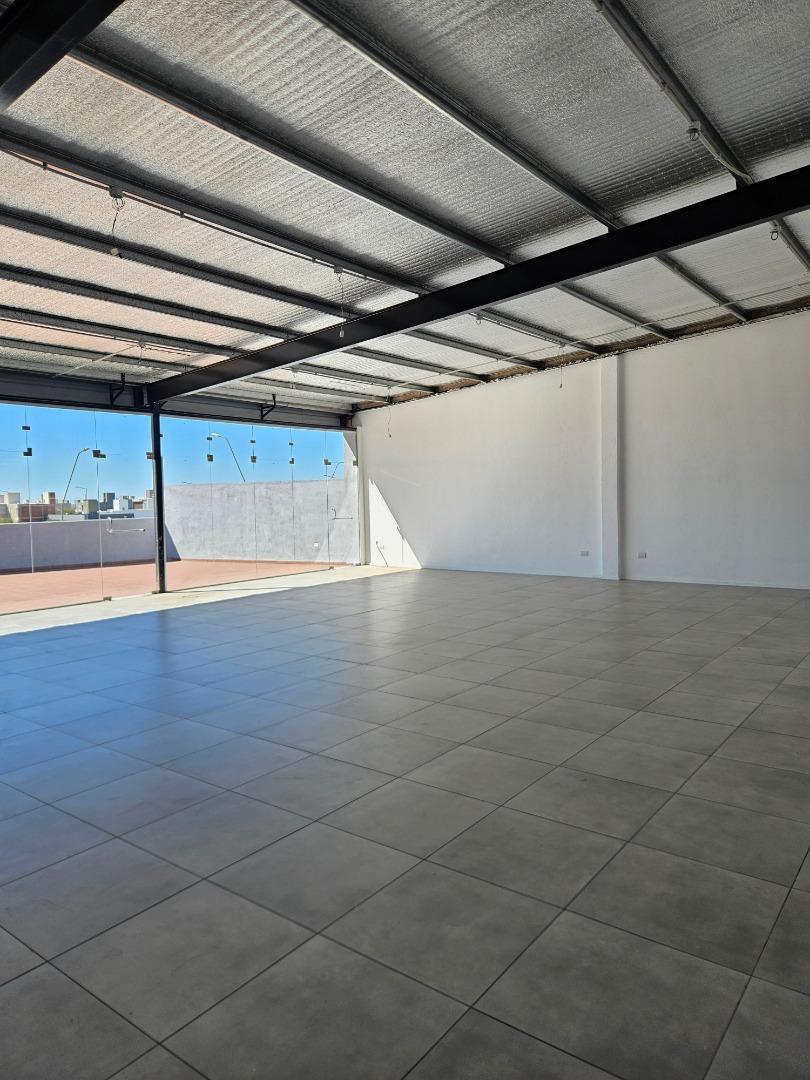 Foto de ALQUILER144m2 LOCAL GASTRONOMICO TERRAZA COLINAS MANANTIALES, imagen 3