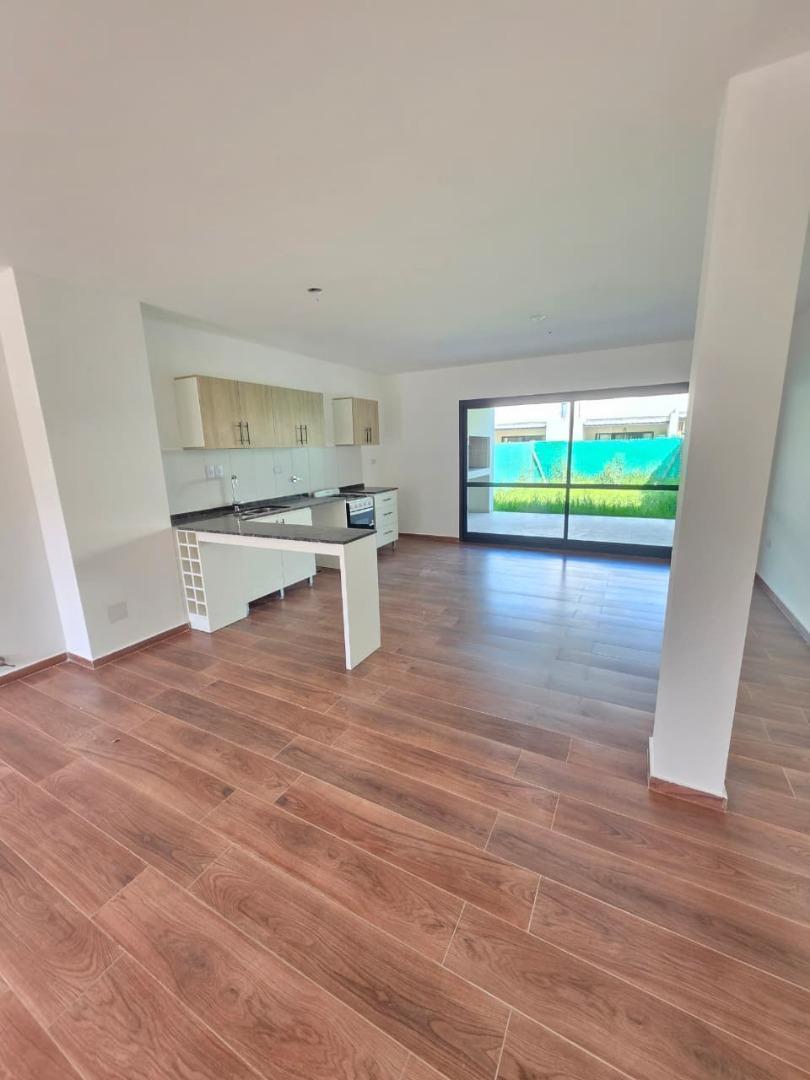 Foto de DUPLEX EN ALQUILER DOCTA AVENIDA- 2 DOR-2 BAÑOS-PATIO, imagen 1