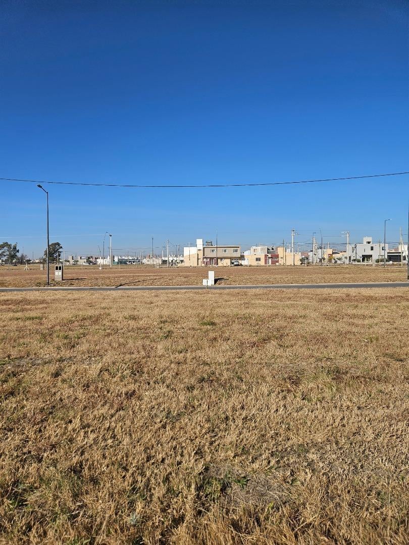 Foto de LOTE VENTA CUESTAS DE MANANTIALES 294m2 APTO DUPLEX, imagen 4