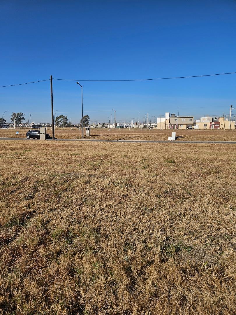 Foto de LOTE VENTA CUESTAS DE MANANTIALES 294m2 APTO DUPLEX, imagen 2
