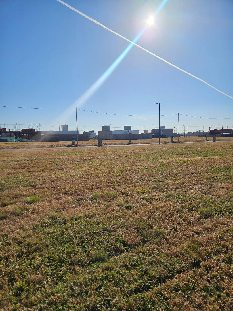 Foto de LOTE VENTA CUESTAS DE MANANTIALES 294m2 APTO DUPLEX, imagen 3