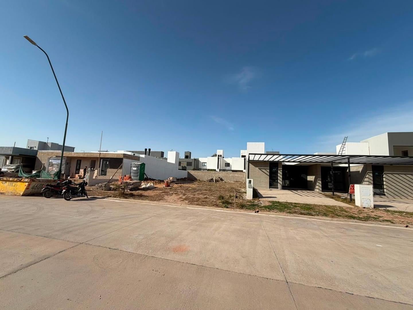 Foto de VENTA LOTE APTO DUPLEX 364m2 SOLARES DE MANANTIALES, imagen 3
