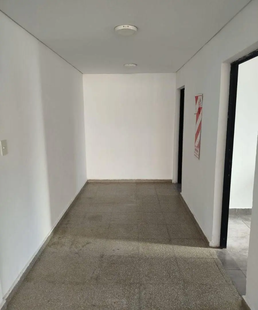 Hermoso Local Comercial en Alquiler - Avenida Cocomarola 5
