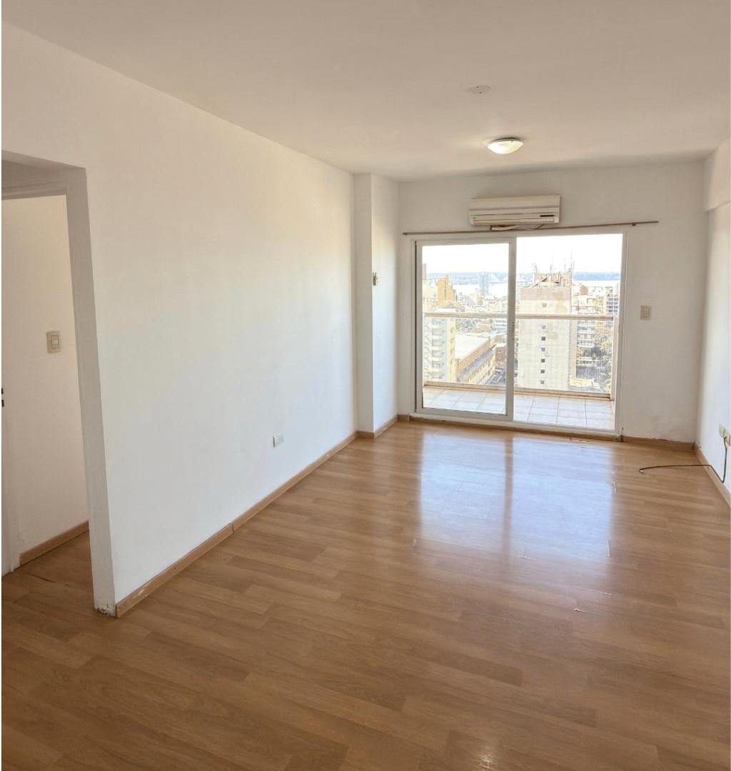 Foto de DEPARTAMENTO CÉNTRICO EDIFICIO PLAZA SAN MARTIN, imagen 2