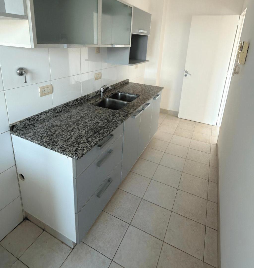 Foto de DEPARTAMENTO CÉNTRICO EDIFICIO PLAZA SAN MARTIN, imagen 1