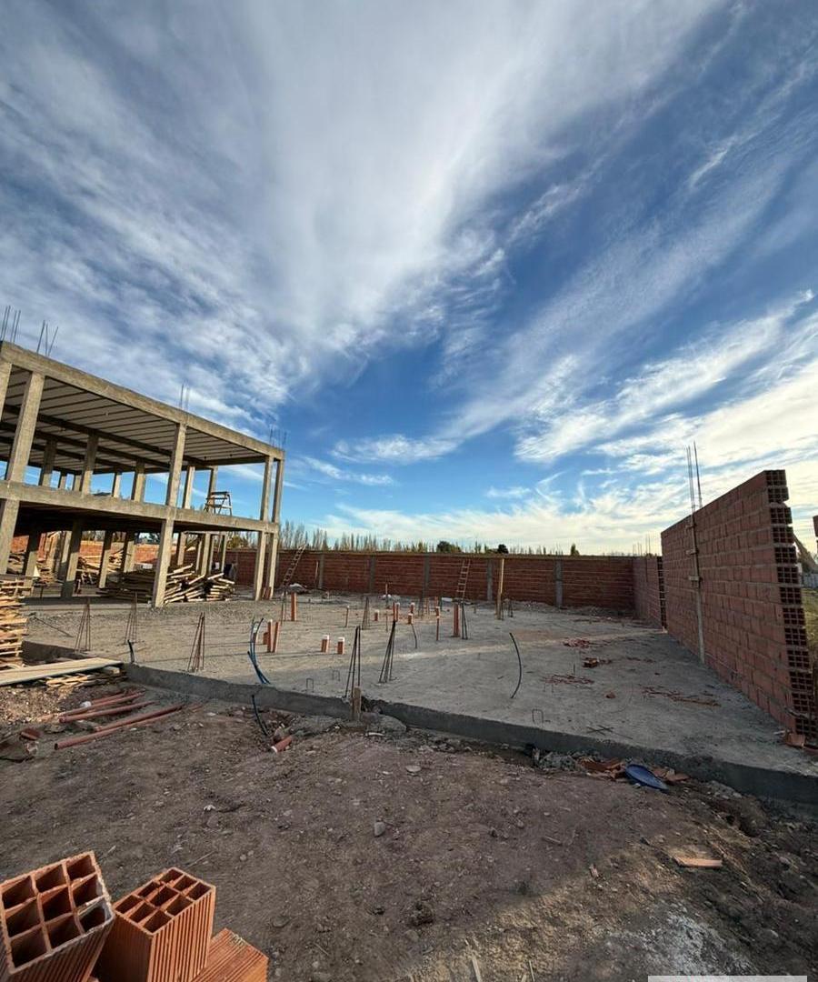 Foto de Terreno con bases, paredones y planos aprobados, imagen 2