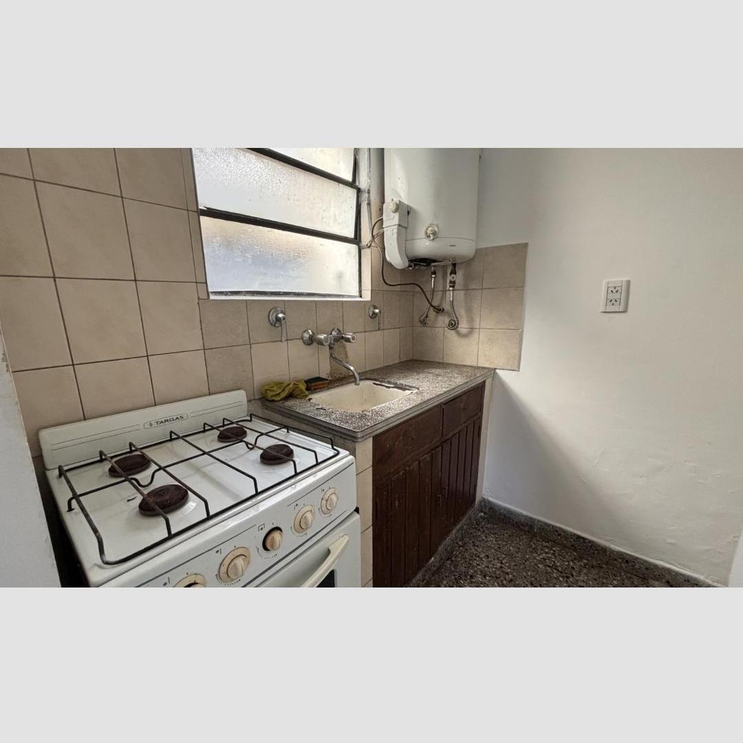 Foto de Departamento de 30 m² con 1 dormitorio en venta en La Plata, imagen 3