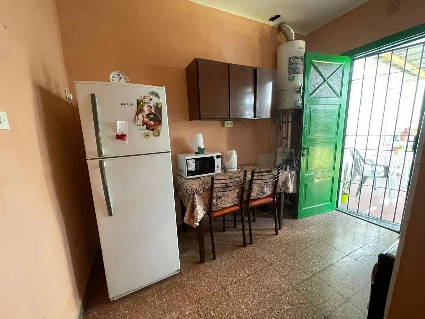 Castelar Norte, chalet 4 ambientes con fondo libre APTO CRÉD 5