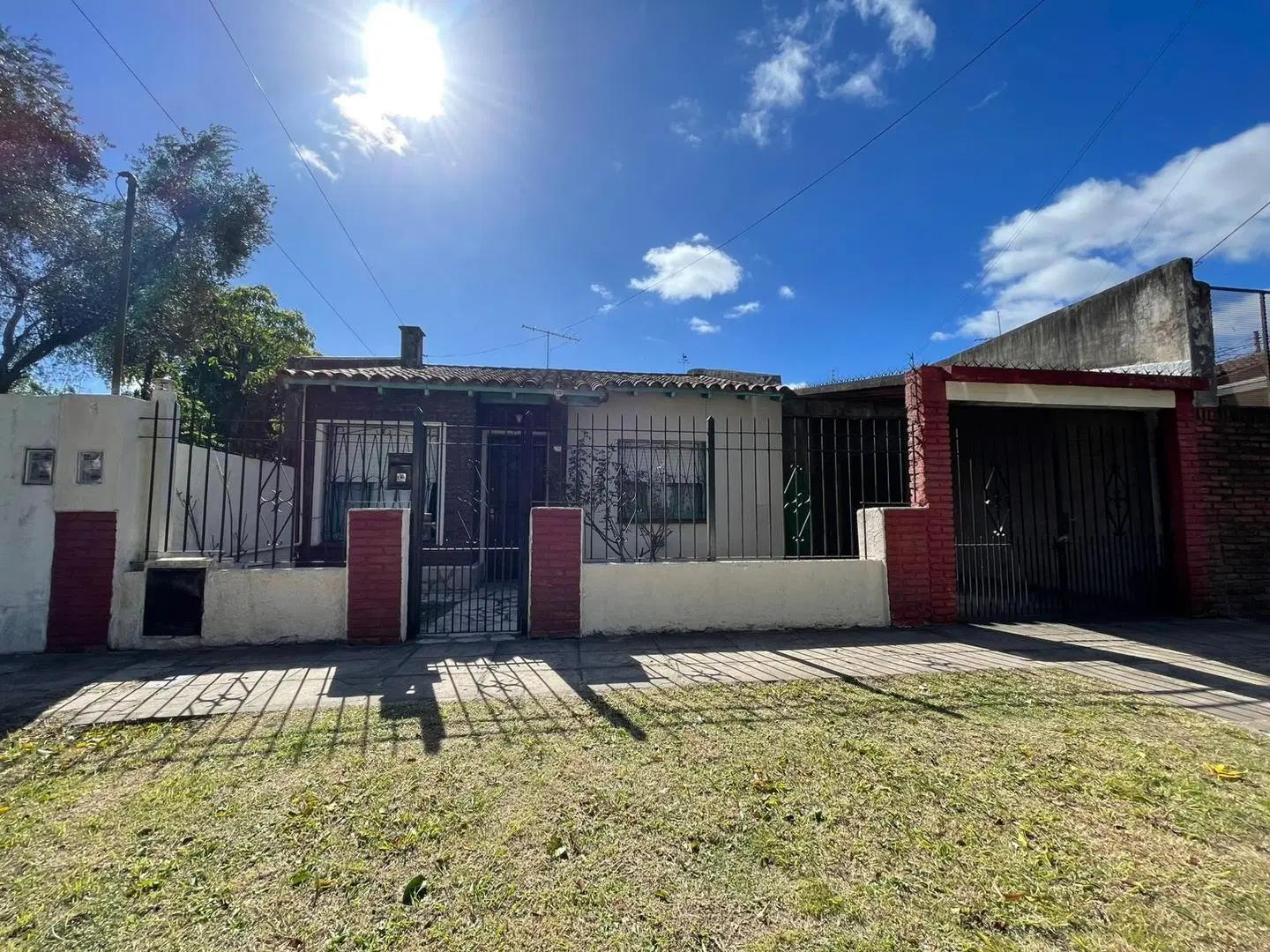 Castelar Norte, chalet 4 ambientes con fondo libre APTO CRÉD 3