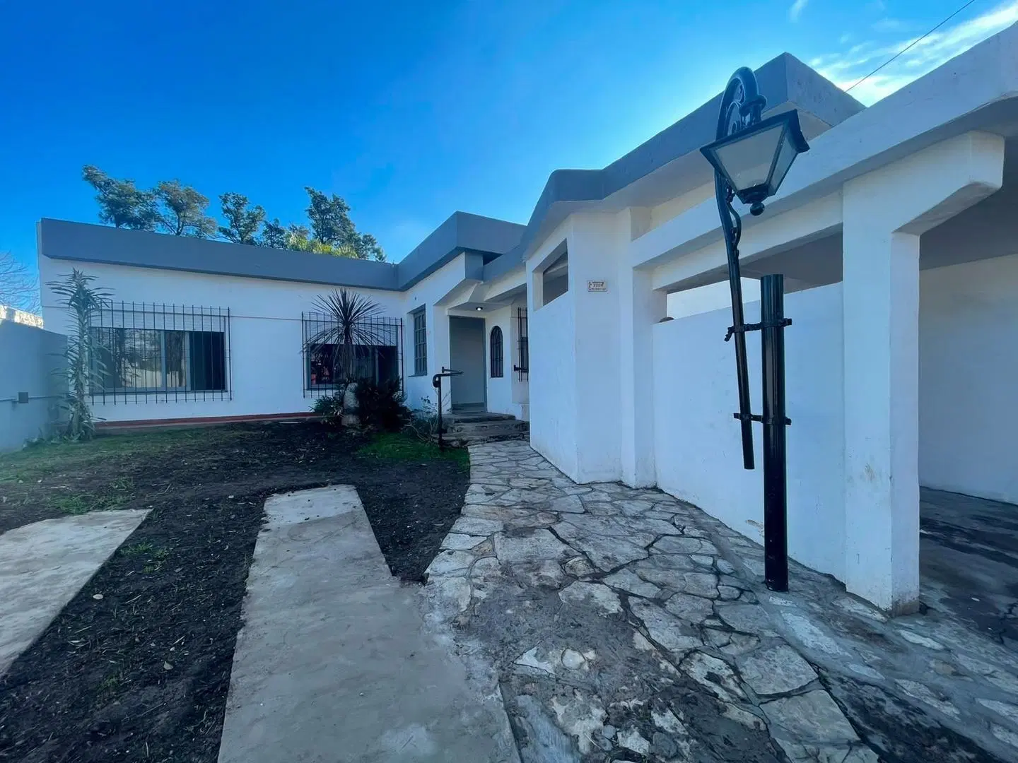 VENTA CASA 4 AMBIENTES y DPTO 2 AMB – ITUZAINGO NORTE 3