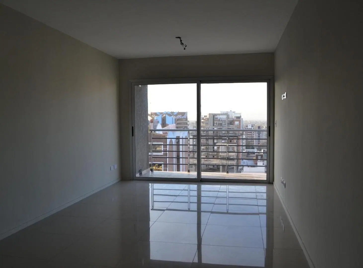 DEPARTAMENTO - 3 AMBIENTES - MORON 2