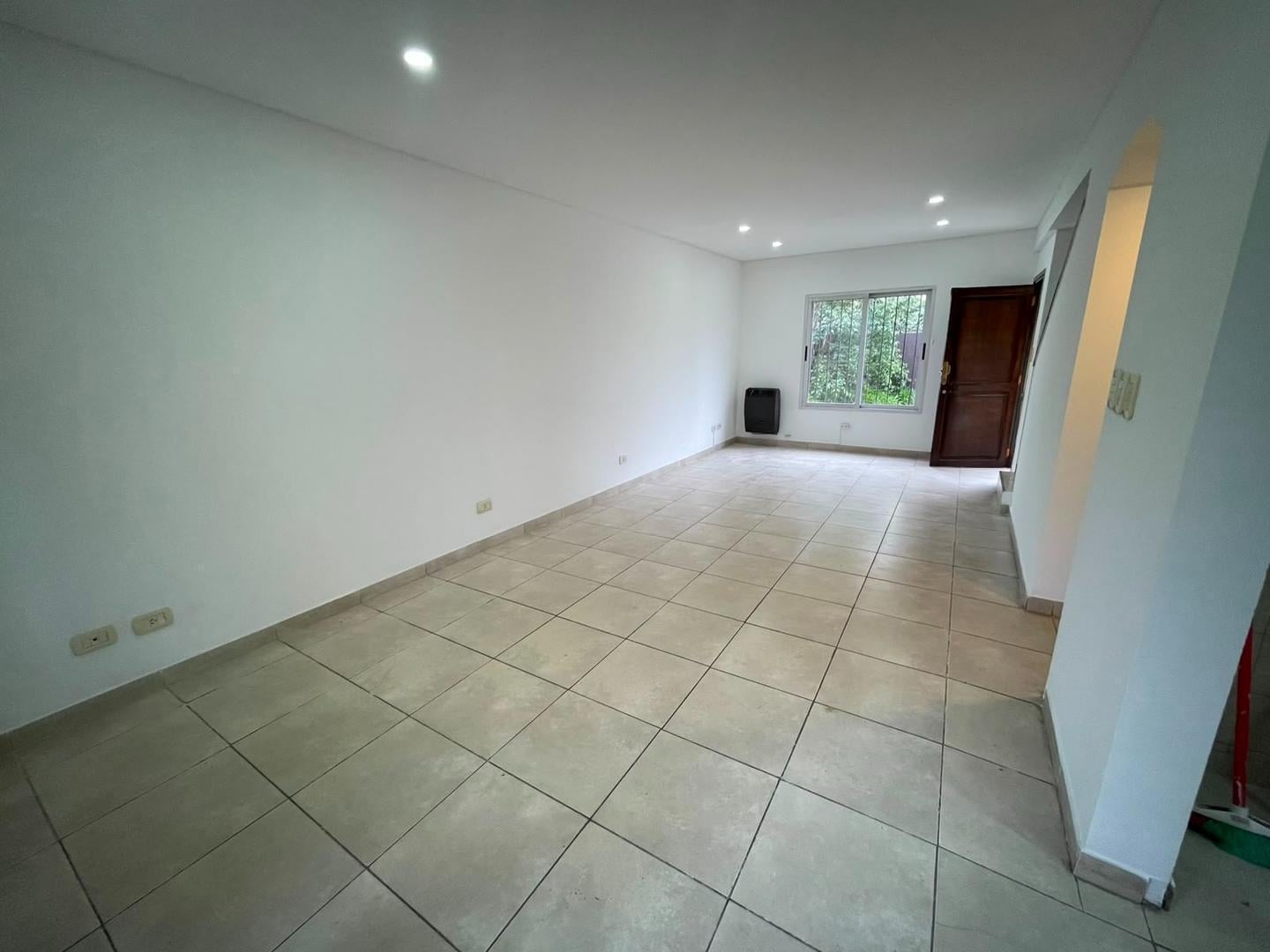 Foto de Dúplex 3 ambientes en alquiler con cochera, imagen 2