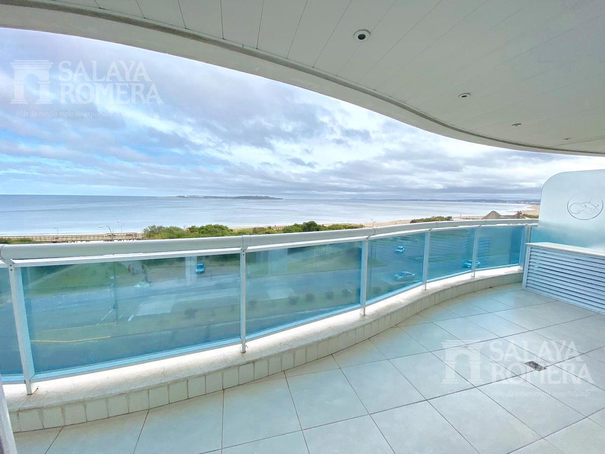Foto de Exclusivo Departamento de 3 Dormitorios en Playa Mansa: Confort y, imagen 1