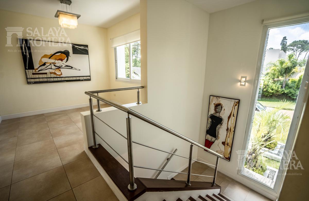 Foto de Venta - Playa Mansa , barrio privado , hermosa casa en Punta Del Este, imagen 3