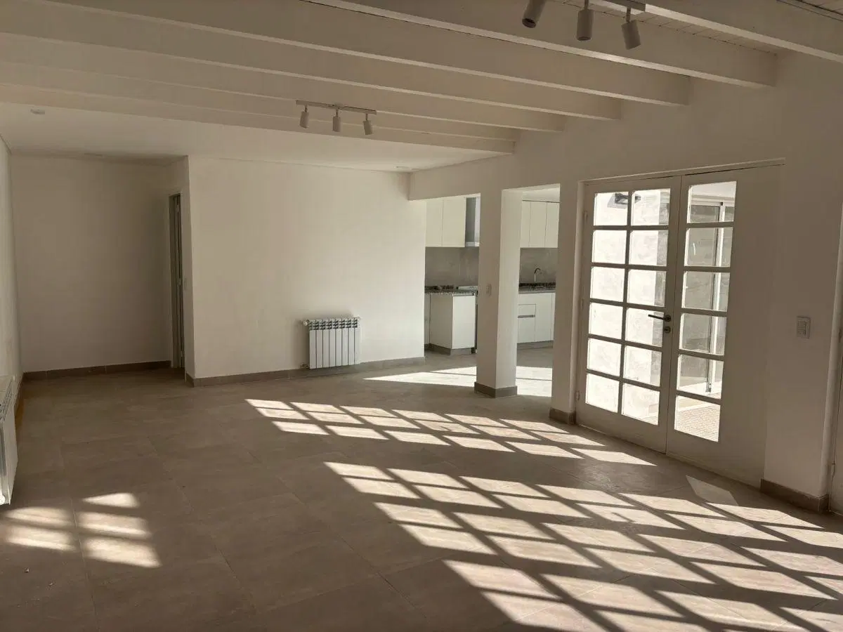SE ALQUILA HERMOSA CASA / LOFT EN PLENA QUINTA SECCION 4