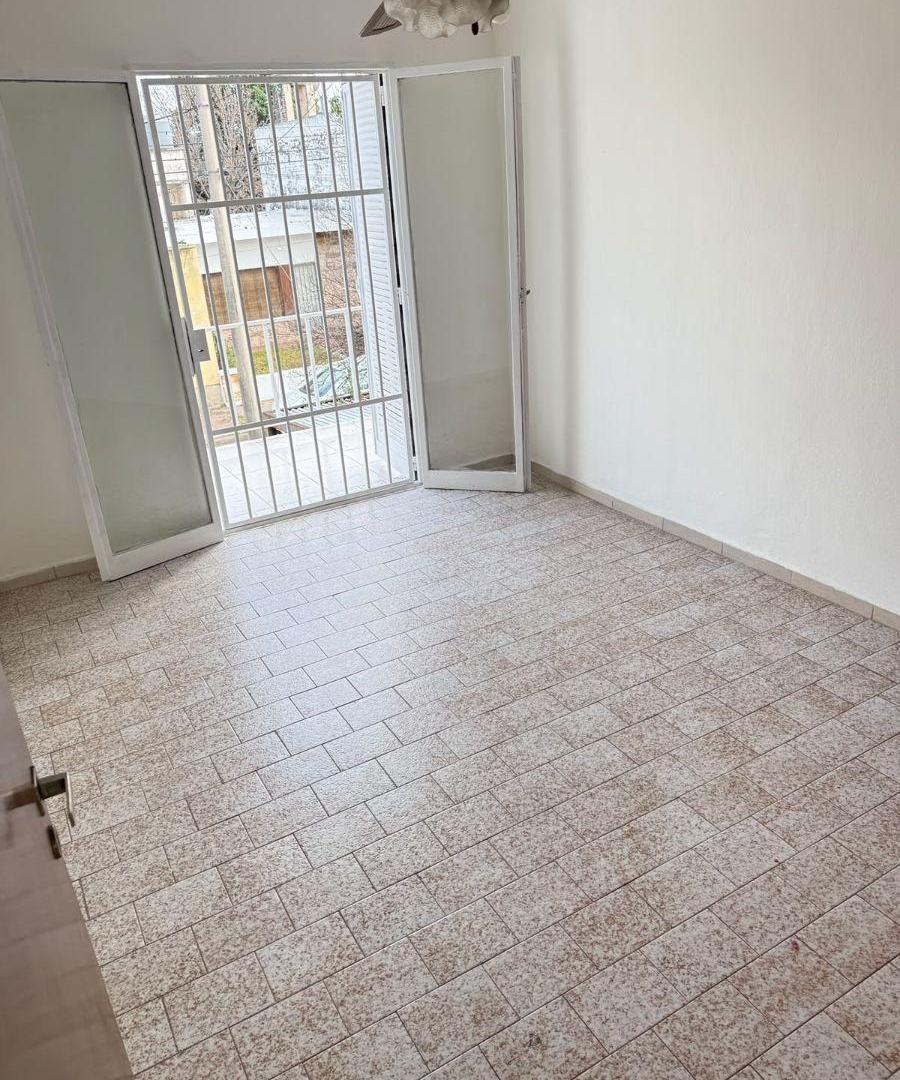 Foto de DUPLEX 3 DORMITORIOS EN VENTA VILLA CABRER, imagen 3