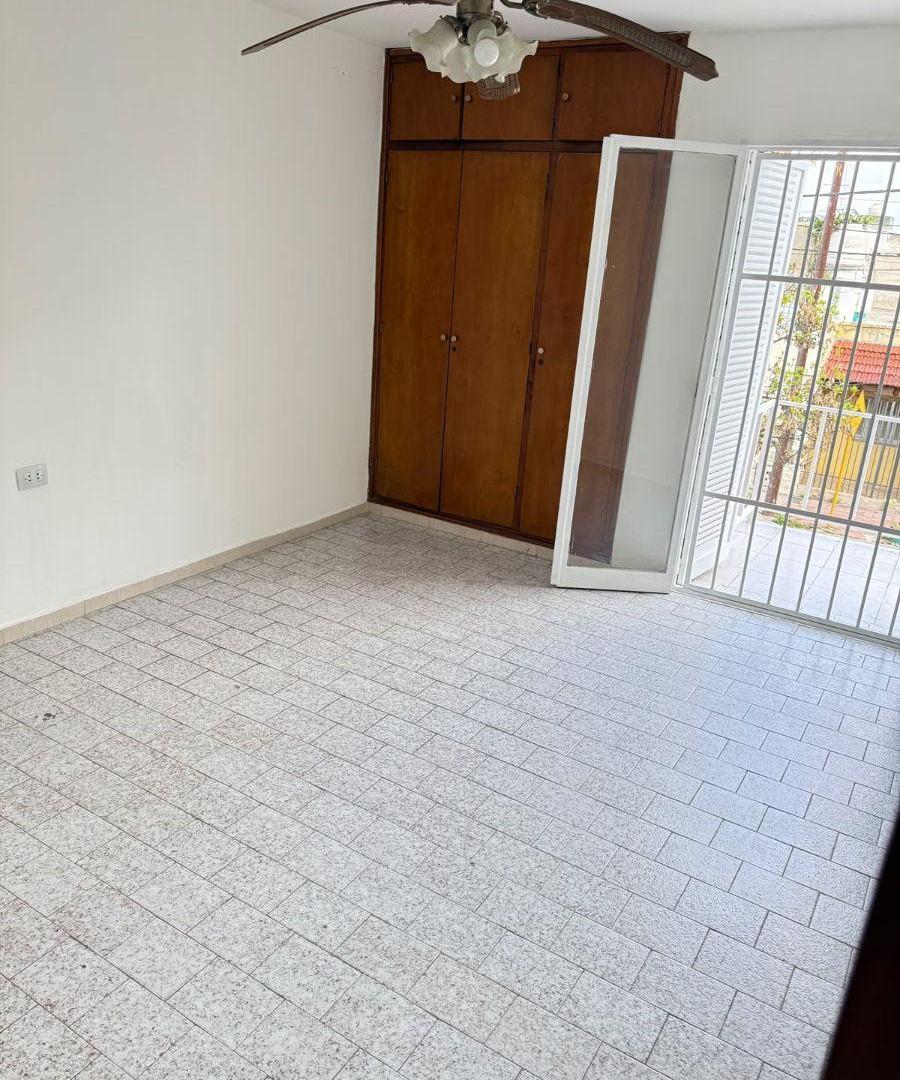 Foto de DUPLEX 3 DORMITORIOS EN VENTA VILLA CABRER, imagen 2