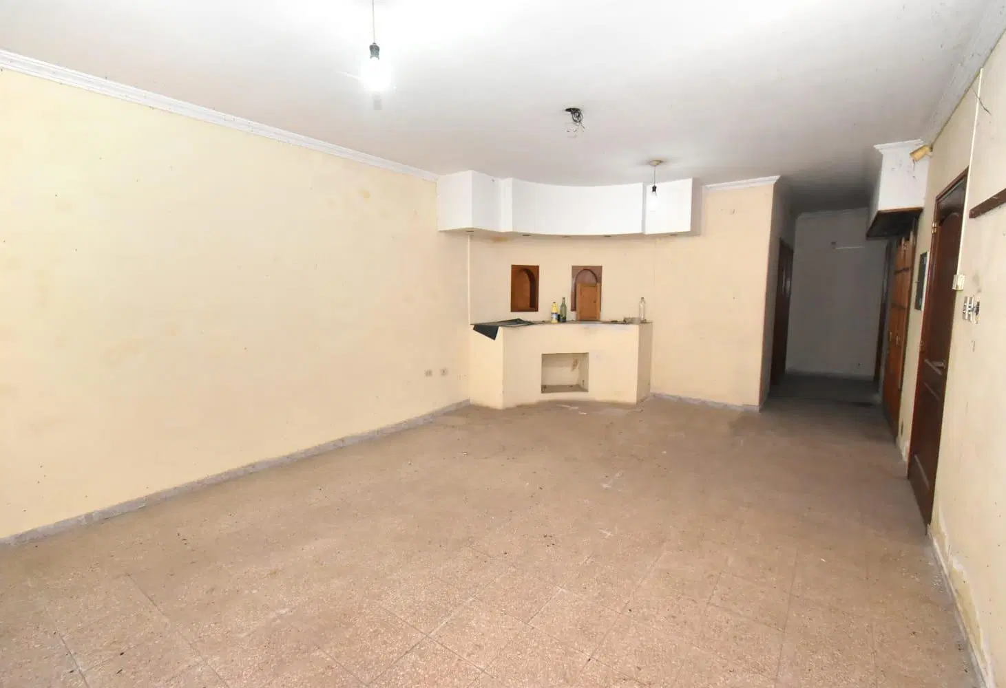 Local en Francia al 2300 4
