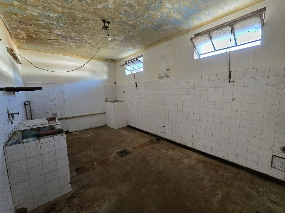Local comercial y Vivienda. 3
