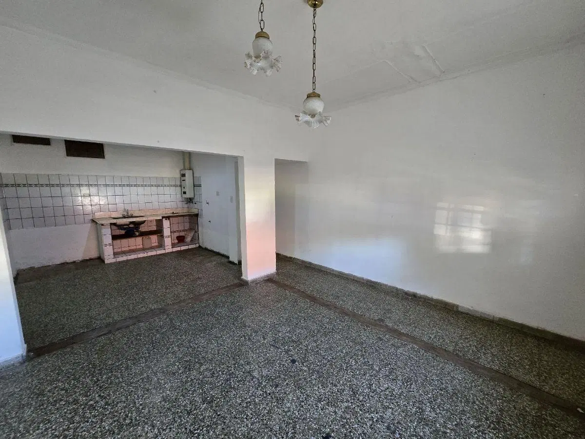 Local comercial y Vivienda. 5