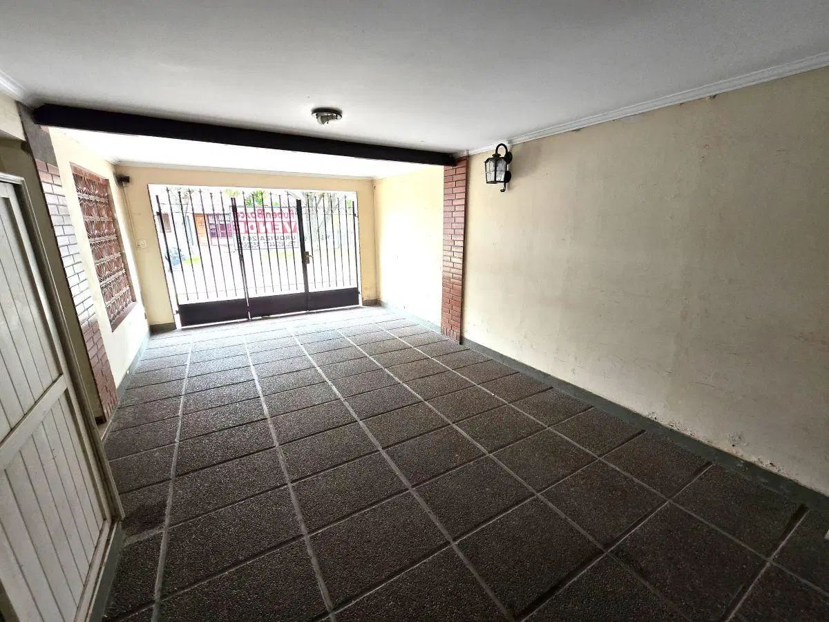 Casa de 3 dorm a mts. de Costanera 1
