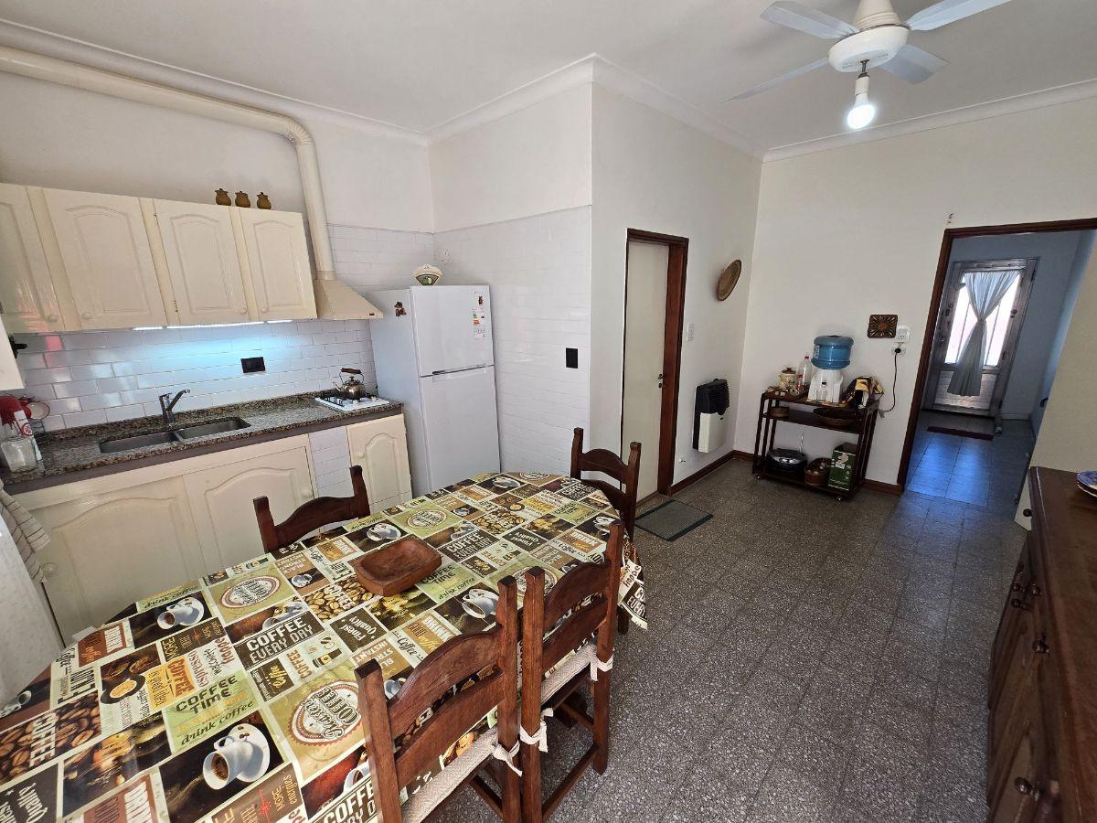 Foto de Casa de 2 dorm a mts de Avda. Freyre, imagen 1