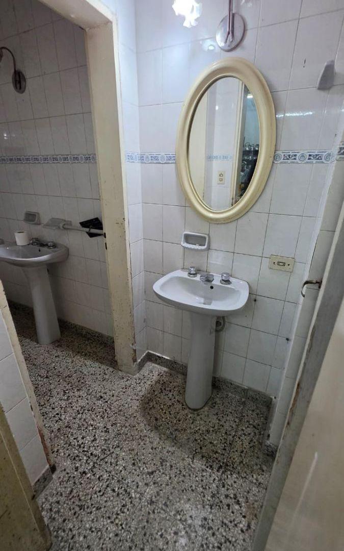Foto de Amplio Local Comercial sobre Avenida!, imagen 5