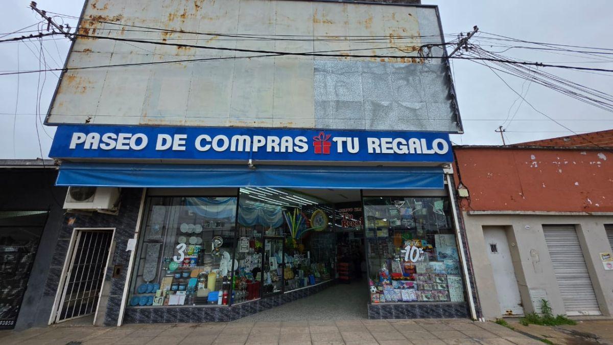 Foto de Amplio Local Comercial sobre Avenida!, imagen 1