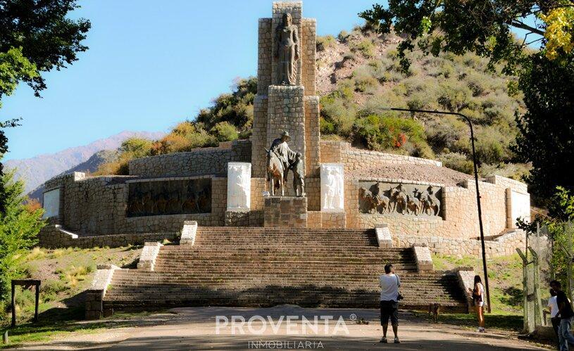 Proventa Inmobiliaria Vende Hermosa Casa en El Manzano Histórico! 1