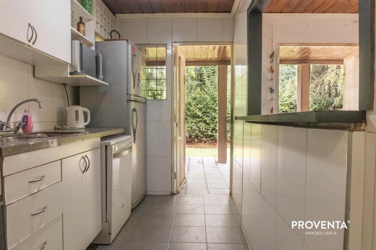 Casa Emplazada en Parque Forestado de 1600 m² Vistalba 3