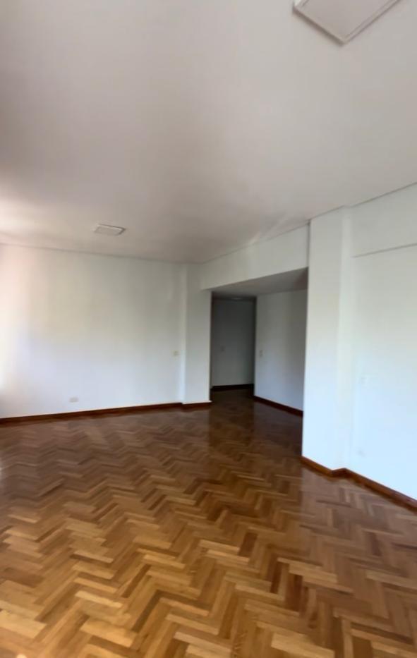 Exclusivo Departamento a Media Cuadra de Plaza Independencia! 2