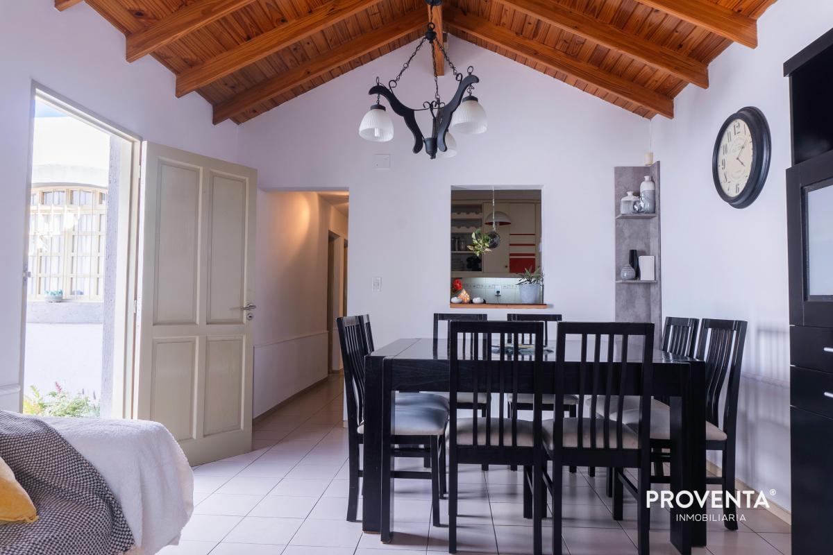 Excelente Casa con Sentido de Hogar Practico, Funcional y Moderno 1