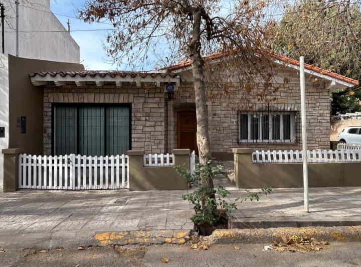 ALQUILER IDEAL PARA OFICINAS, CONSULTORIOS, COWORKINGS EN PASAJE LEMOS CIUDAD 1