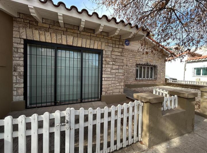 ALQUILER IDEAL PARA OFICINAS, CONSULTORIOS, COWORKINGS EN PASAJE LEMOS CIUDAD 3