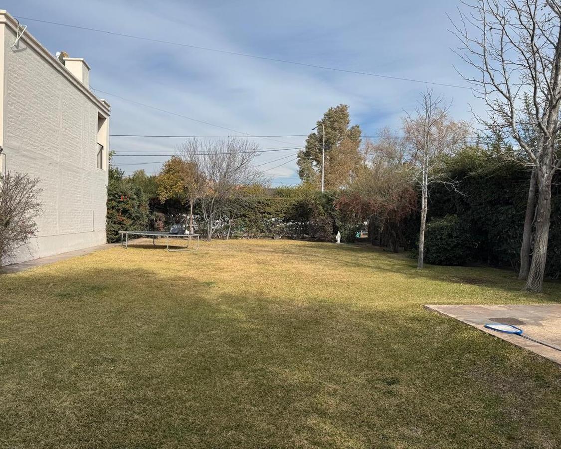 Foto de LOTE EN VENTA EN EXCLUSIVO BARRIO CLUB DE CAMPO MENDOZA, imagen 2