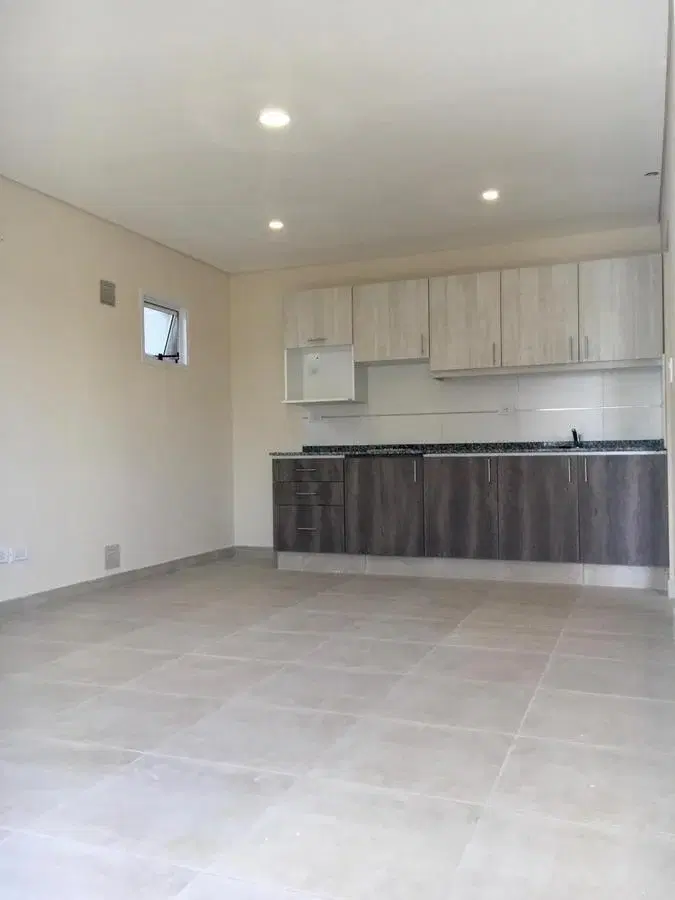 DEPARTAMENTO DE 1 DORM. CON COCHERA EN VENTA EXCELENTE UBICACIÓN. GODOY CRUZ 5