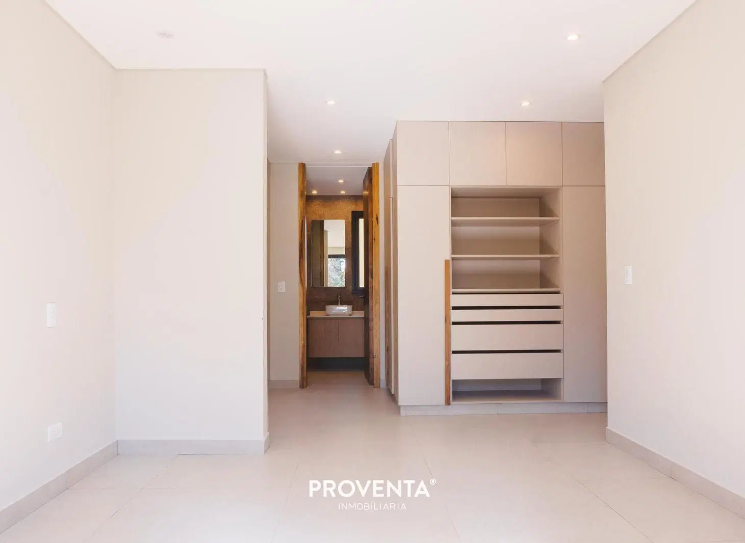 Casa Moderna en Barrio Privado ALTO TERRADA 3