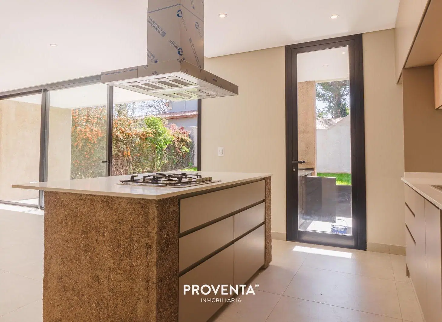 Casa Moderna en Barrio Privado ALTO TERRADA 5