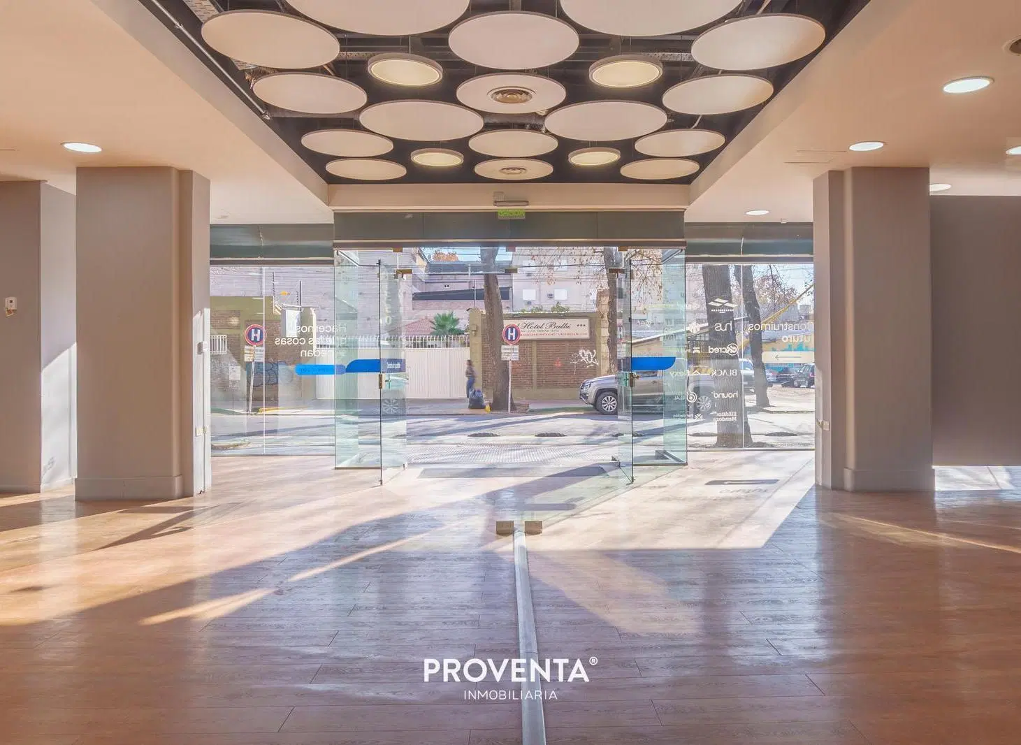 VENTA Local Comercial  Centro, Ciudad de Mendoza, calle  Necochea 350,  386 mts 3