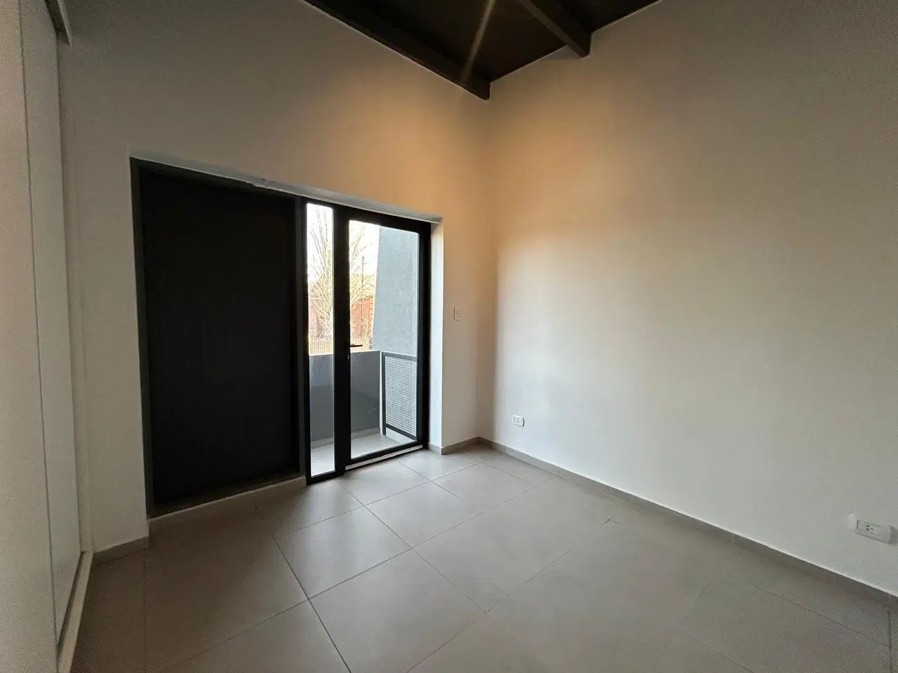 ALQUILER DEPARTAMENTO 1 DORMITORIO UBICACION EXCEPCIONAL COCHERA 4