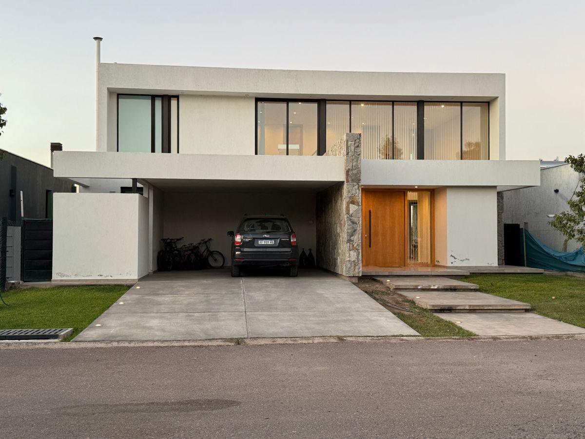 Foto de CASA EN VENTA BARRIO PRIVADO CORTADERAS II RODEO DE LA CRUZ GUAYMALLEN, imagen 1