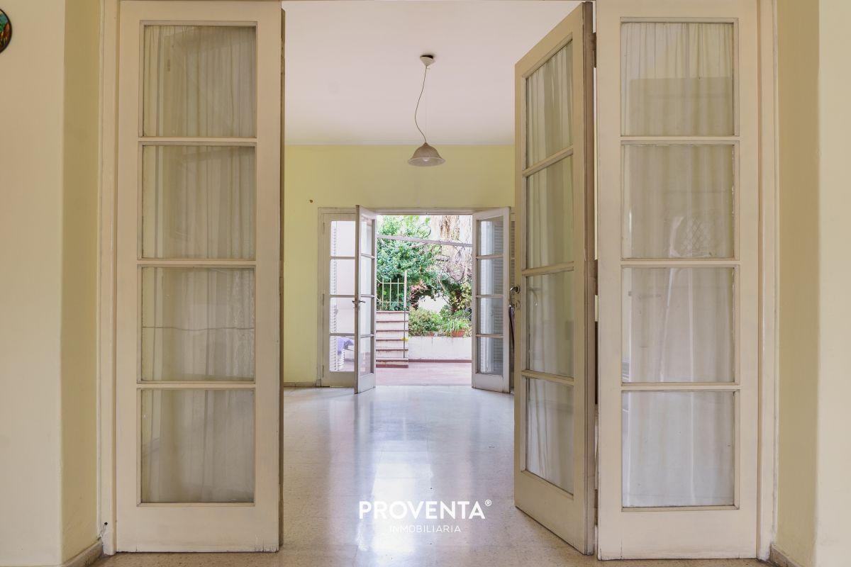 Foto de CASA | 7 AMBIENTES | JARDÍN | POTENCIAL INVERSIÓN | COCHERA | MENDOZA, imagen 2