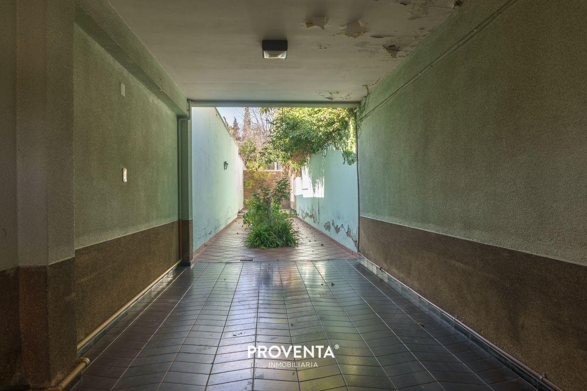 Foto de CASA | 6 AMBIENTES | CONSULTORIO | COCHERA | TERRAZA | PATIOS | CIUDAD, imagen 2