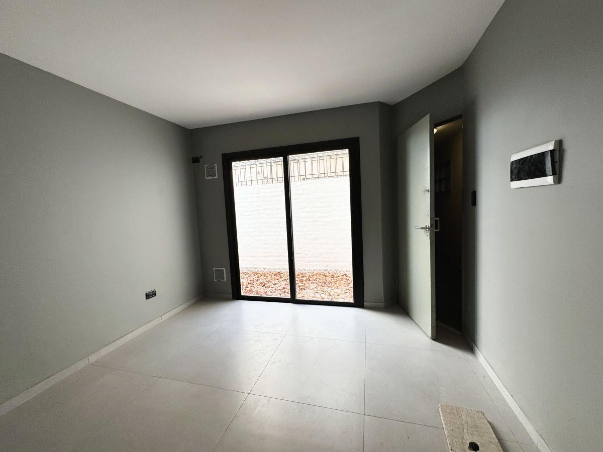 Foto de ALQUILER DEPARTAMENTO CENTRICO 2 DORMITORIOS RECLICLADO A NUEVO. MENDOZA, imagen 2