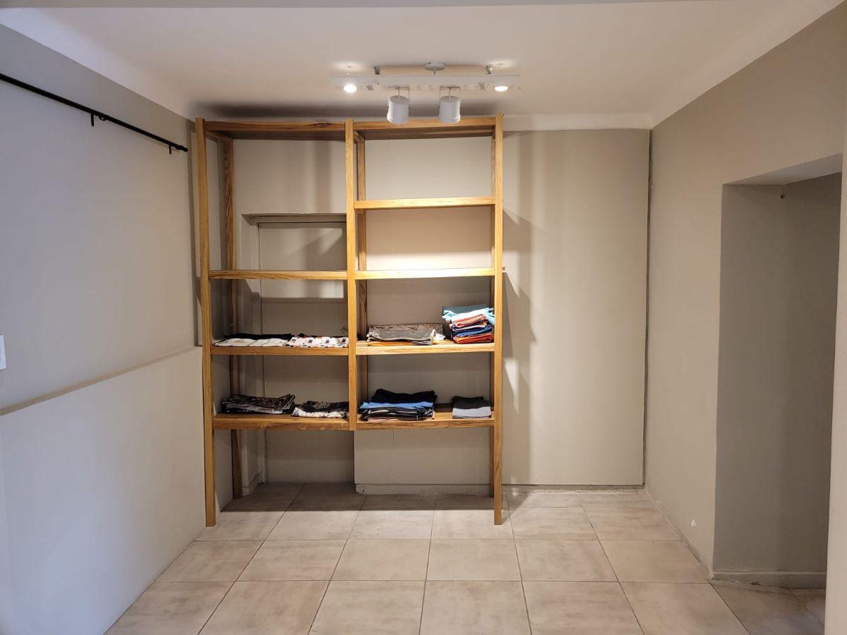 Foto de Local de 160 m² en alquiler en Godoy Cruz, sobre Av. San Martin, imagen 3