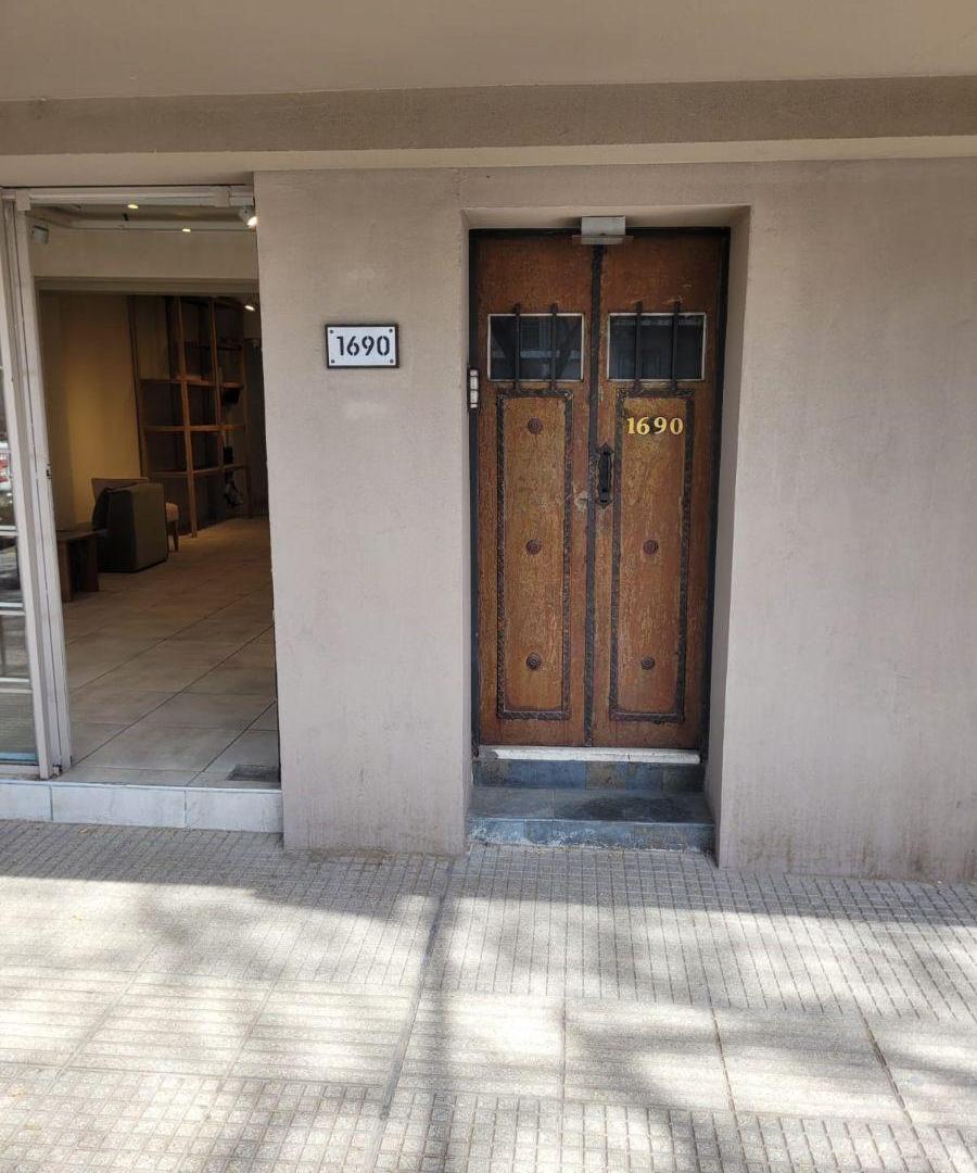 Foto de Local de 160 m² en alquiler en Godoy Cruz, sobre Av. San Martin, imagen 2